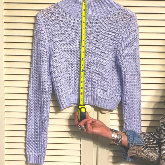 Forever 21 Cropped Sweater - Picture 3 of 6